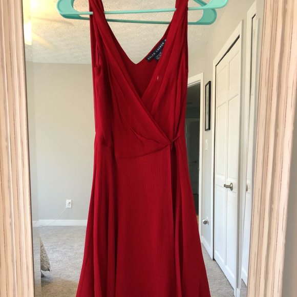 Red Dress - Picture 3 of 4